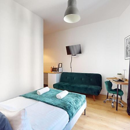 Family House Near The Market Square -Perfect For Family & Business Stays - Ksiecia Witolda Street 500 Steps To Market Square - 2 Bedrooms,2 Parking Places Вроцлав Экстерьер фото