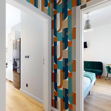 Family House Near The Market Square -Perfect For Family & Business Stays - Ksiecia Witolda Street 500 Steps To Market Square - 2 Bedrooms,2 Parking Places Вроцлав Экстерьер фото