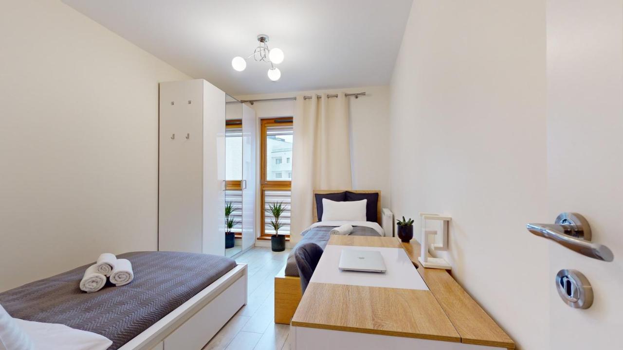 Family House Near The Market Square -Perfect For Family & Business Stays - Ksiecia Witolda Street 500 Steps To Market Square - 2 Bedrooms,2 Parking Places Вроцлав Экстерьер фото